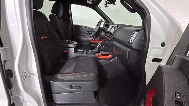 2025 Glacier White Nissan Frontier PRO-4X 4X4 Truck