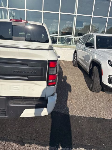 2025 Glacier White Nissan Frontier PRO-4X 4X4 Truck