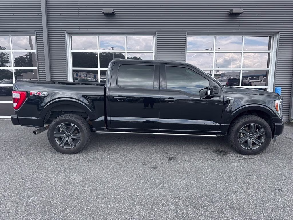 2023 Agate Black Metallic Ford F-150 Lariat 4X4 Truck