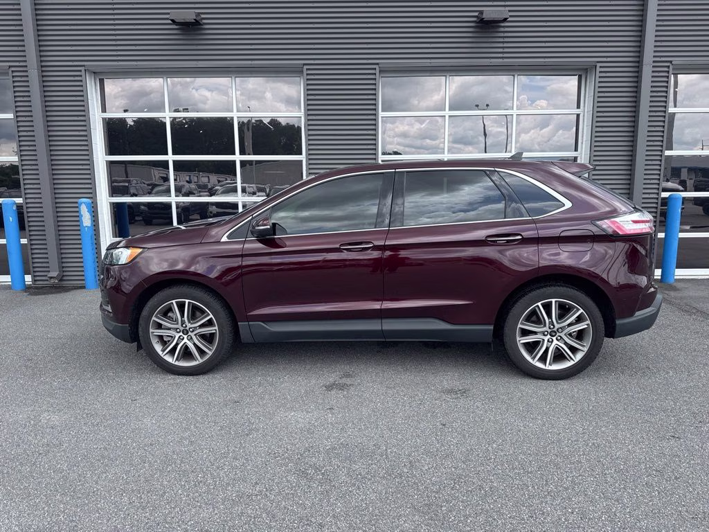 2024 Burgundy Velvet Metallic Tinted Clearcoat Ford Edge Titanium AWD SUV