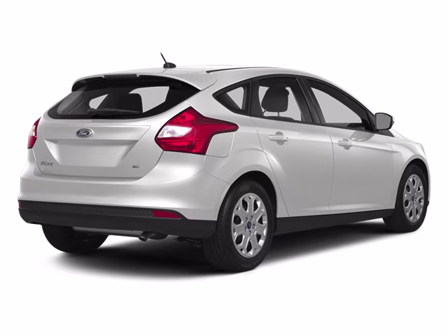 2014 Oxford White Ford Focus SE FWD Hatchback