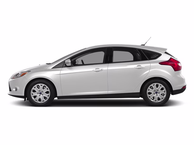 2014 Oxford White Ford Focus SE FWD Hatchback