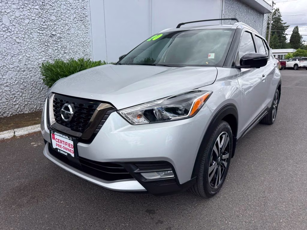 2020 Brilliant Silver Metallic Nissan Kicks SR FWD SUV
