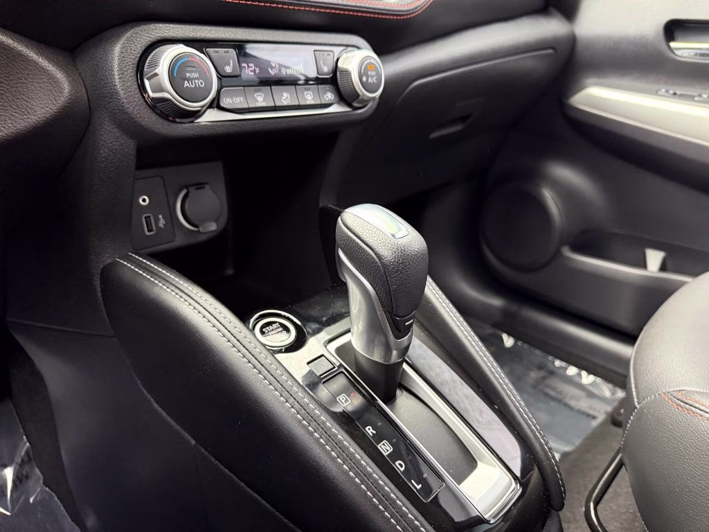 2020 Brilliant Silver Metallic Nissan Kicks SR FWD SUV