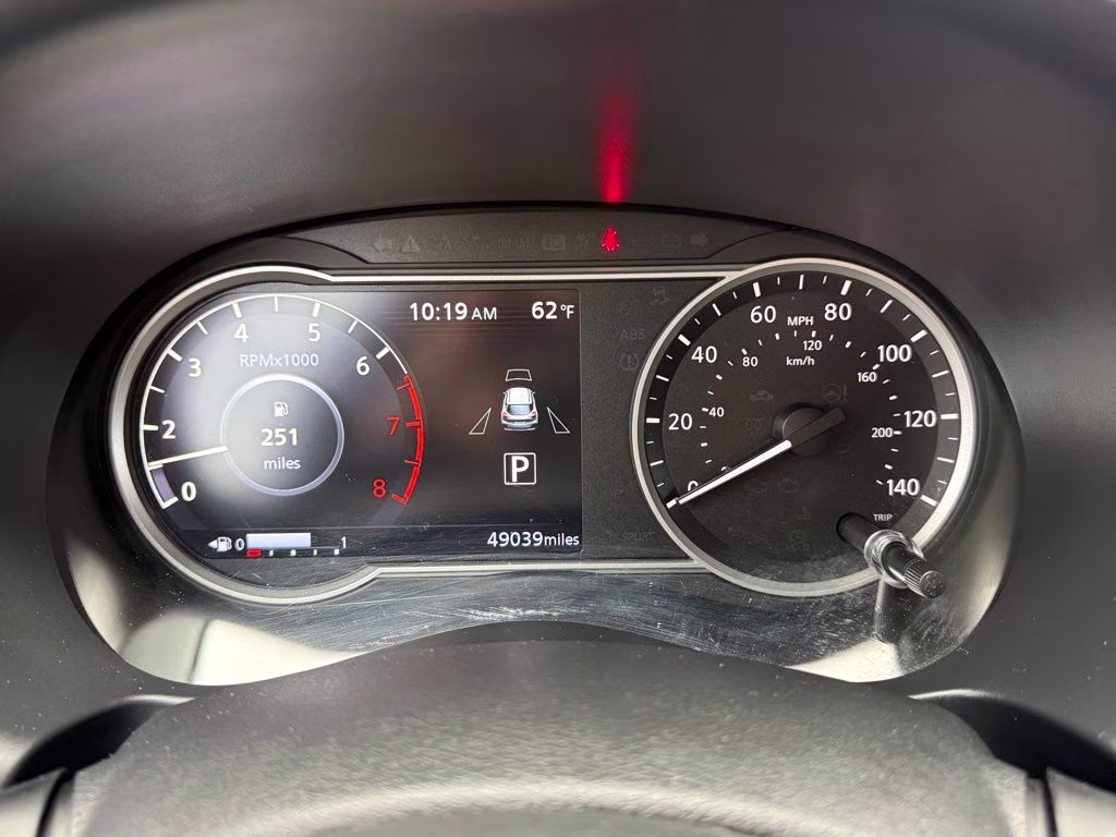 2020 Brilliant Silver Metallic Nissan Kicks SR FWD SUV