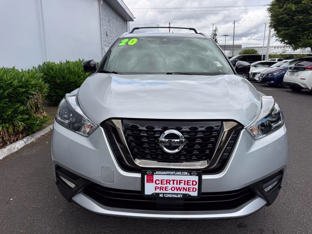 2020 Brilliant Silver Metallic Nissan Kicks SR FWD SUV