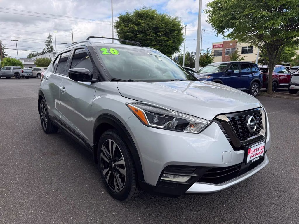 2020 Brilliant Silver Metallic Nissan Kicks SR FWD SUV