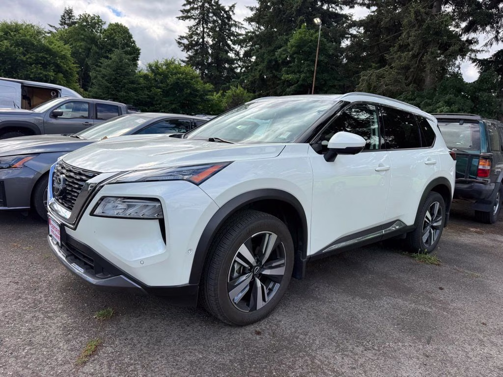 2023 Nissan Rogue SL AWD's photo