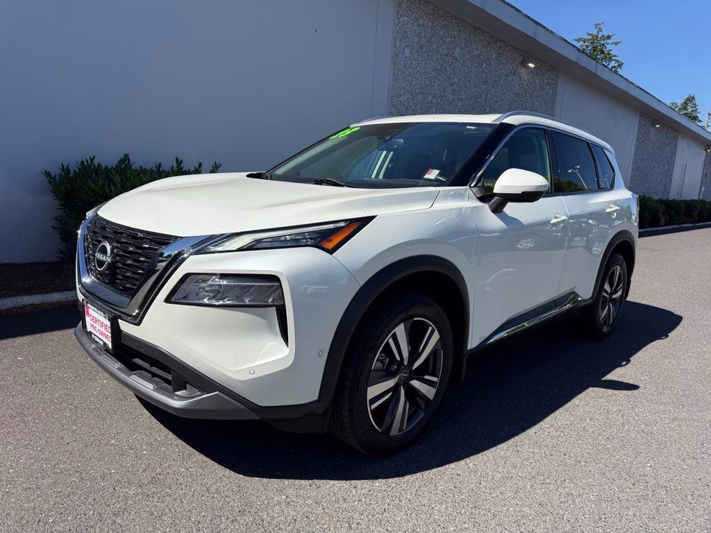 2023 Pearl White Tricoat Nissan Rogue SL AWD SUV