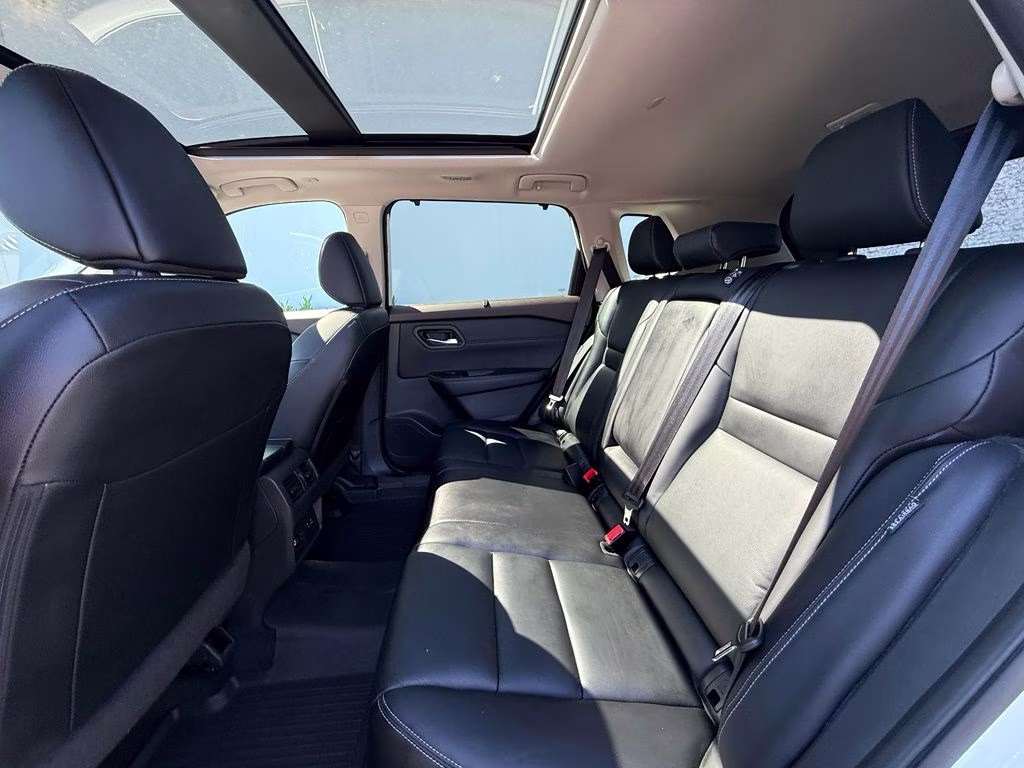 2023 Pearl White Tricoat Nissan Rogue SL AWD SUV