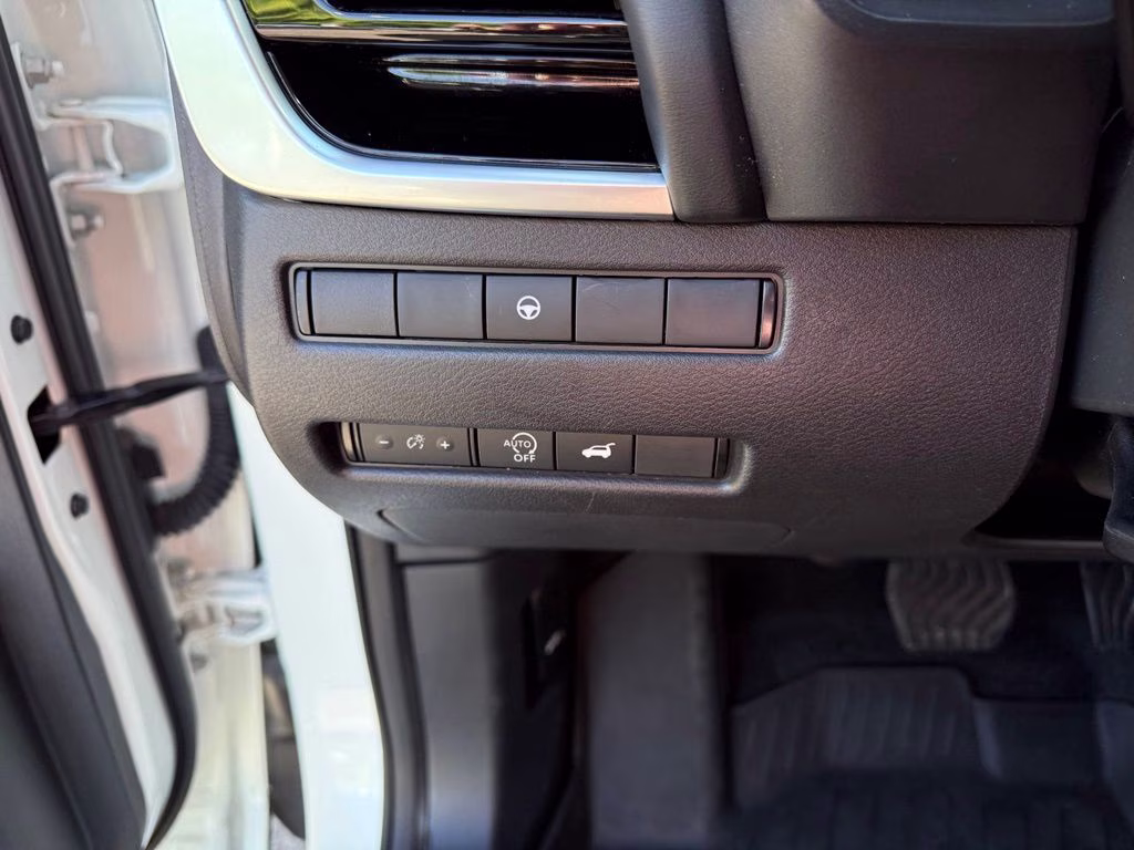 2023 Pearl White Tricoat Nissan Rogue SL AWD SUV