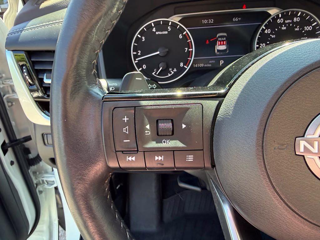 2023 Pearl White Tricoat Nissan Rogue SL AWD SUV