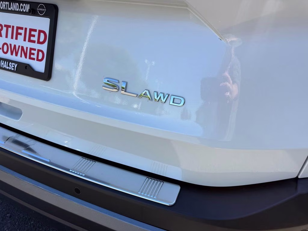 2023 Pearl White Tricoat Nissan Rogue SL AWD SUV