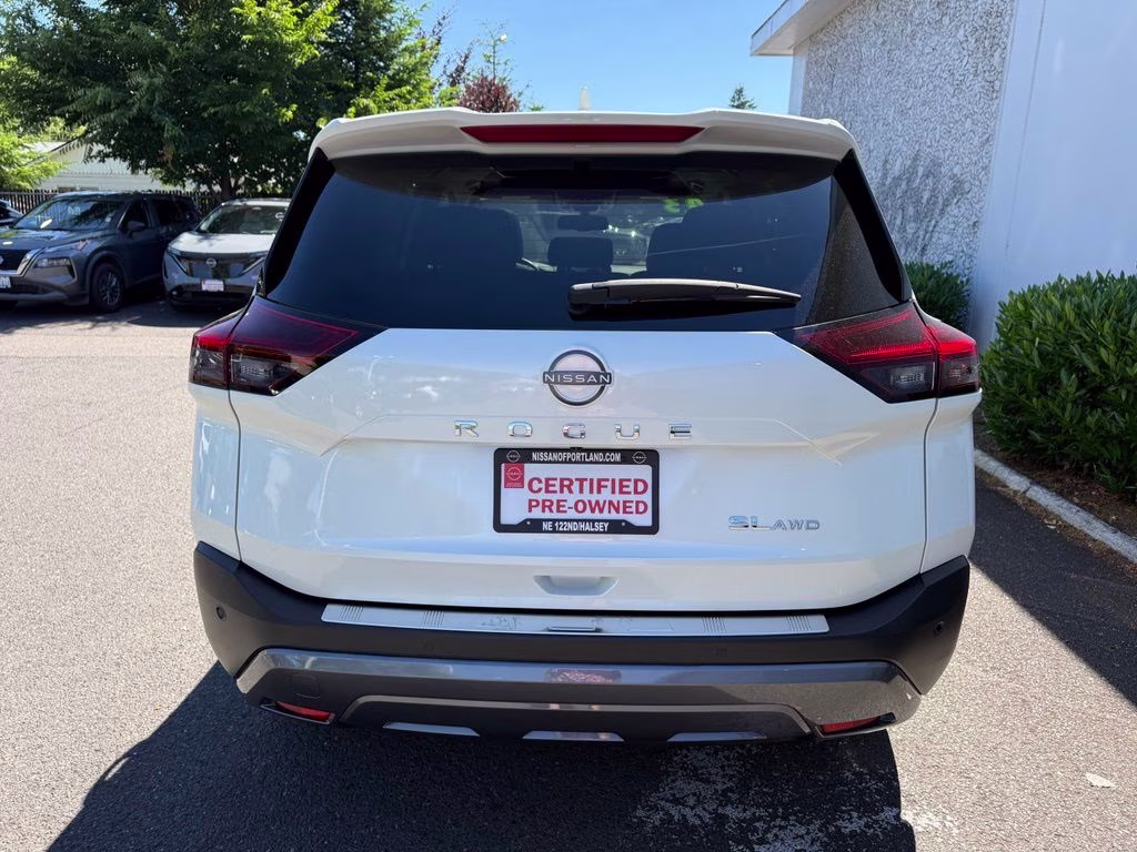 2023 Pearl White Tricoat Nissan Rogue SL AWD SUV