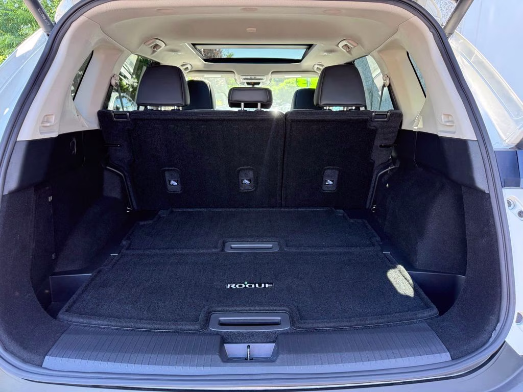2023 Pearl White Tricoat Nissan Rogue SL AWD SUV