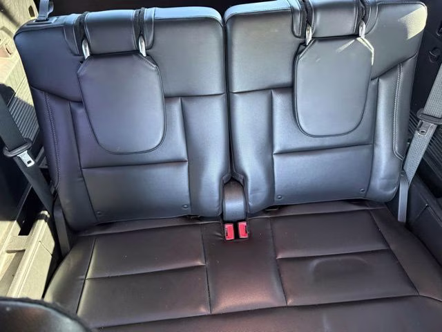 2020 Magnetic Metallic Ford Explorer XLT 4X4 SUV