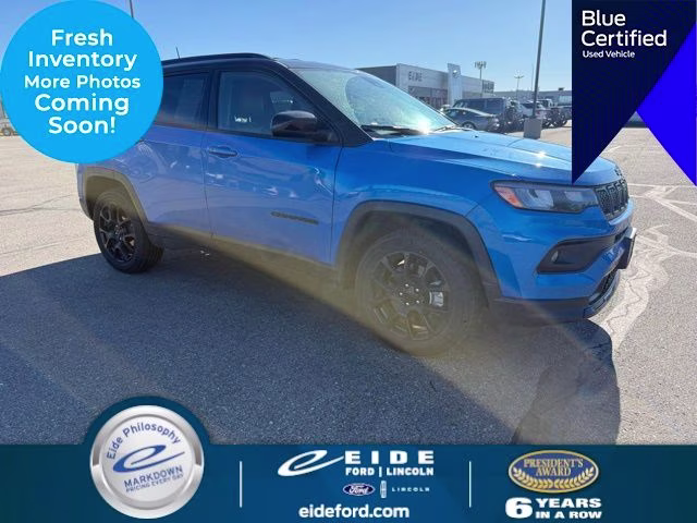 2023 Laser Blue Pearlcoat Jeep Compass Altitude 4X4 SUV