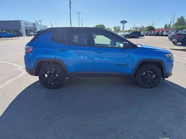 2023 Laser Blue Pearlcoat Jeep Compass Altitude 4X4 SUV