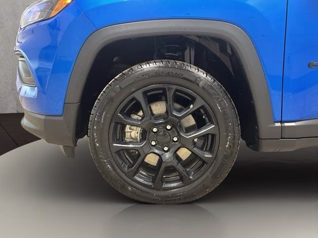 2023 Laser Blue Pearlcoat Jeep Compass Latitude 4X4 SUV