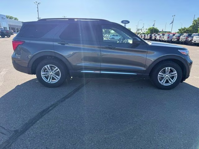 2020 Magnetic Metallic Ford Explorer XLT 4X4 SUV