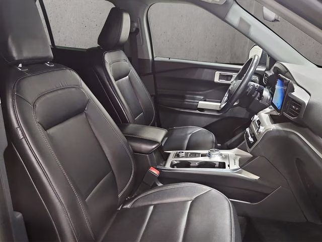 2020 Magnetic Metallic Ford Explorer XLT 4X4 SUV