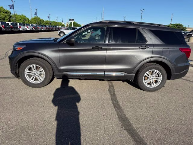 2020 Magnetic Metallic Ford Explorer XLT 4X4 SUV