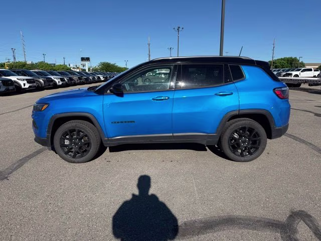 2023 Laser Blue Pearlcoat Jeep Compass Altitude 4X4 SUV