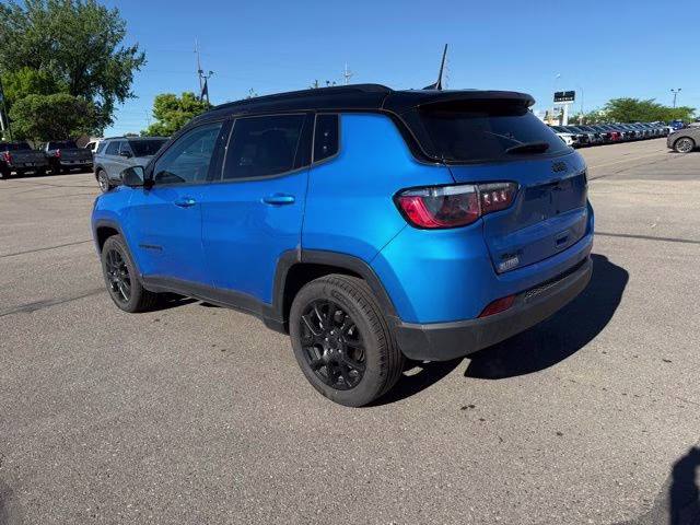 2023 Laser Blue Pearlcoat Jeep Compass Altitude 4X4 SUV