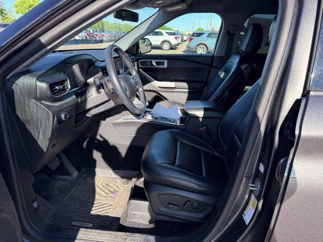2020 Magnetic Metallic Ford Explorer XLT 4X4 SUV