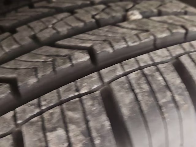 2020 Magnetic Metallic Ford Explorer XLT 4X4 SUV