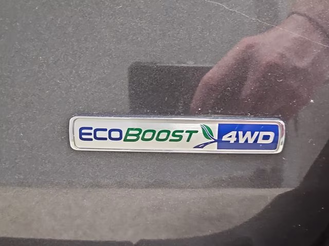 2020 Magnetic Metallic Ford Explorer XLT 4X4 SUV