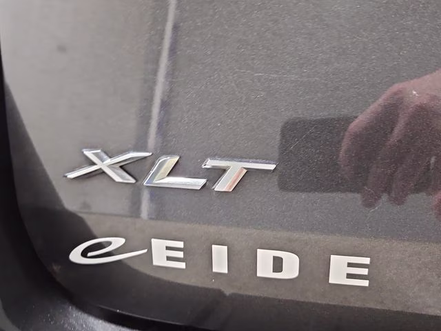 2020 Magnetic Metallic Ford Explorer XLT 4X4 SUV