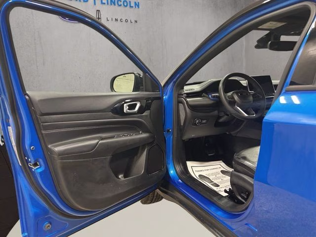 2023 Laser Blue Pearlcoat Jeep Compass Latitude 4X4 SUV