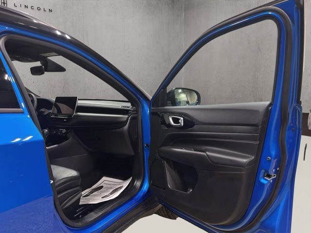 2023 Laser Blue Pearlcoat Jeep Compass Latitude 4X4 SUV