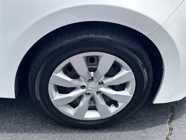 2015 Super White Toyota Corolla LE FWD Sedan