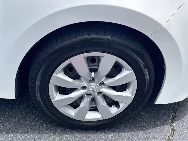 2015 Super White Toyota Corolla LE FWD Sedan