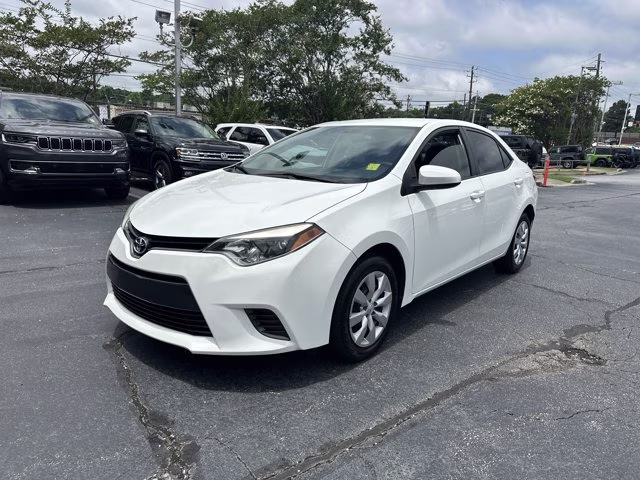2015 Super White Toyota Corolla LE FWD Sedan