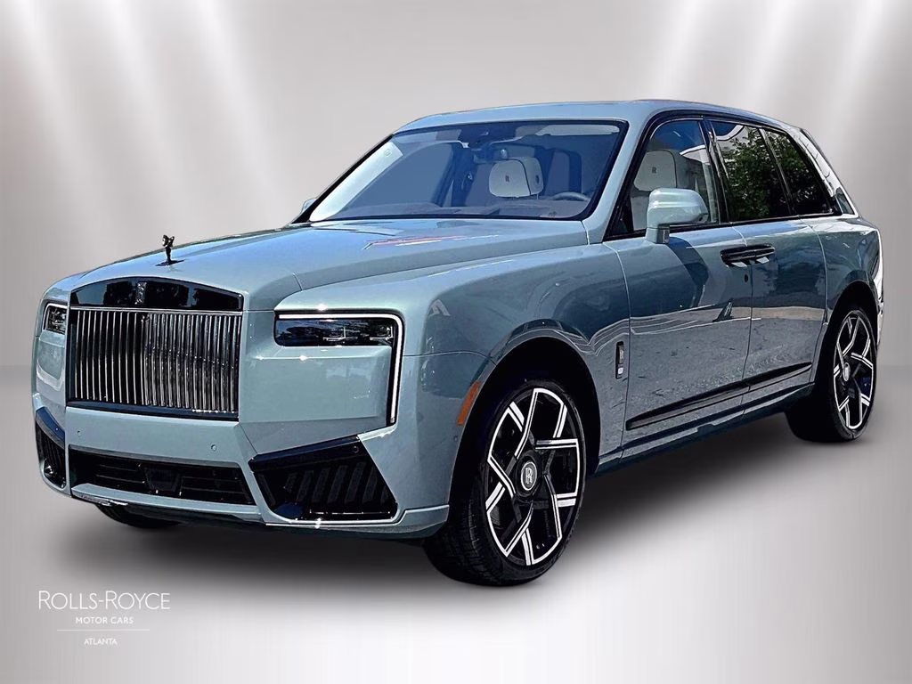 2027 Rolls-Royce Cullinan Black Badge's photo