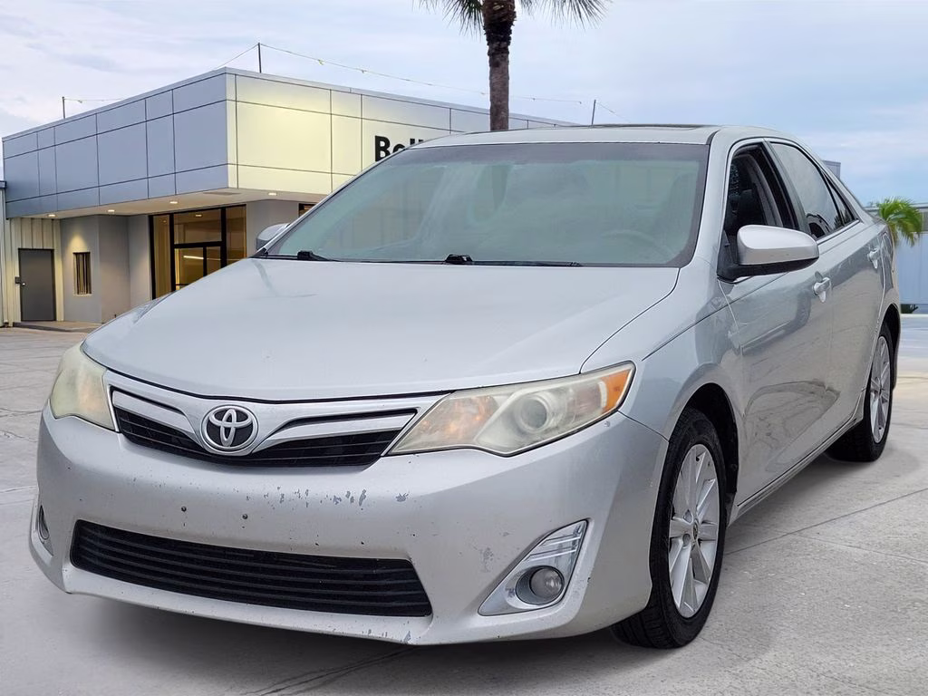 2012 Classic Silver Metallic Toyota Camry XLE FWD Sedan
