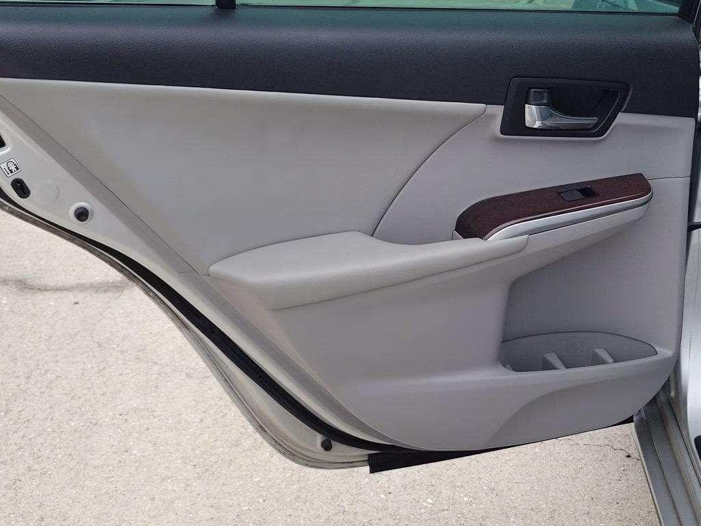 2012 Classic Silver Metallic Toyota Camry XLE FWD Sedan