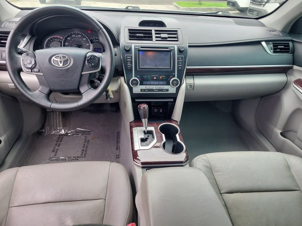 2012 Classic Silver Metallic Toyota Camry XLE FWD Sedan