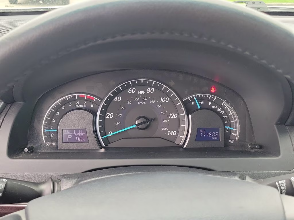 2012 Classic Silver Metallic Toyota Camry XLE FWD Sedan