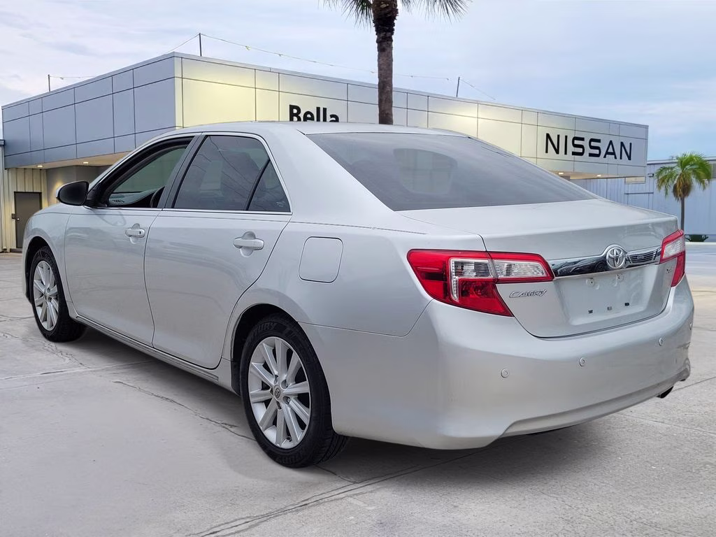 2012 Classic Silver Metallic Toyota Camry XLE FWD Sedan