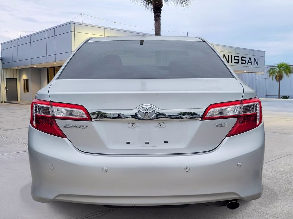 2012 Classic Silver Metallic Toyota Camry XLE FWD Sedan