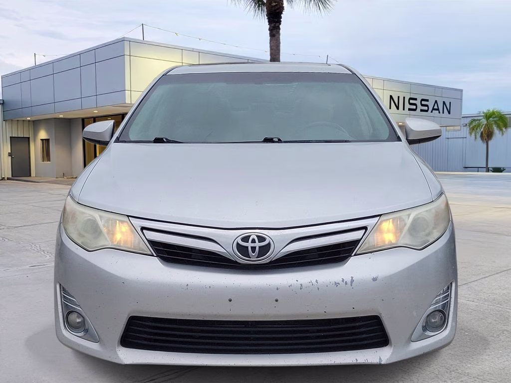 2012 Classic Silver Metallic Toyota Camry XLE FWD Sedan