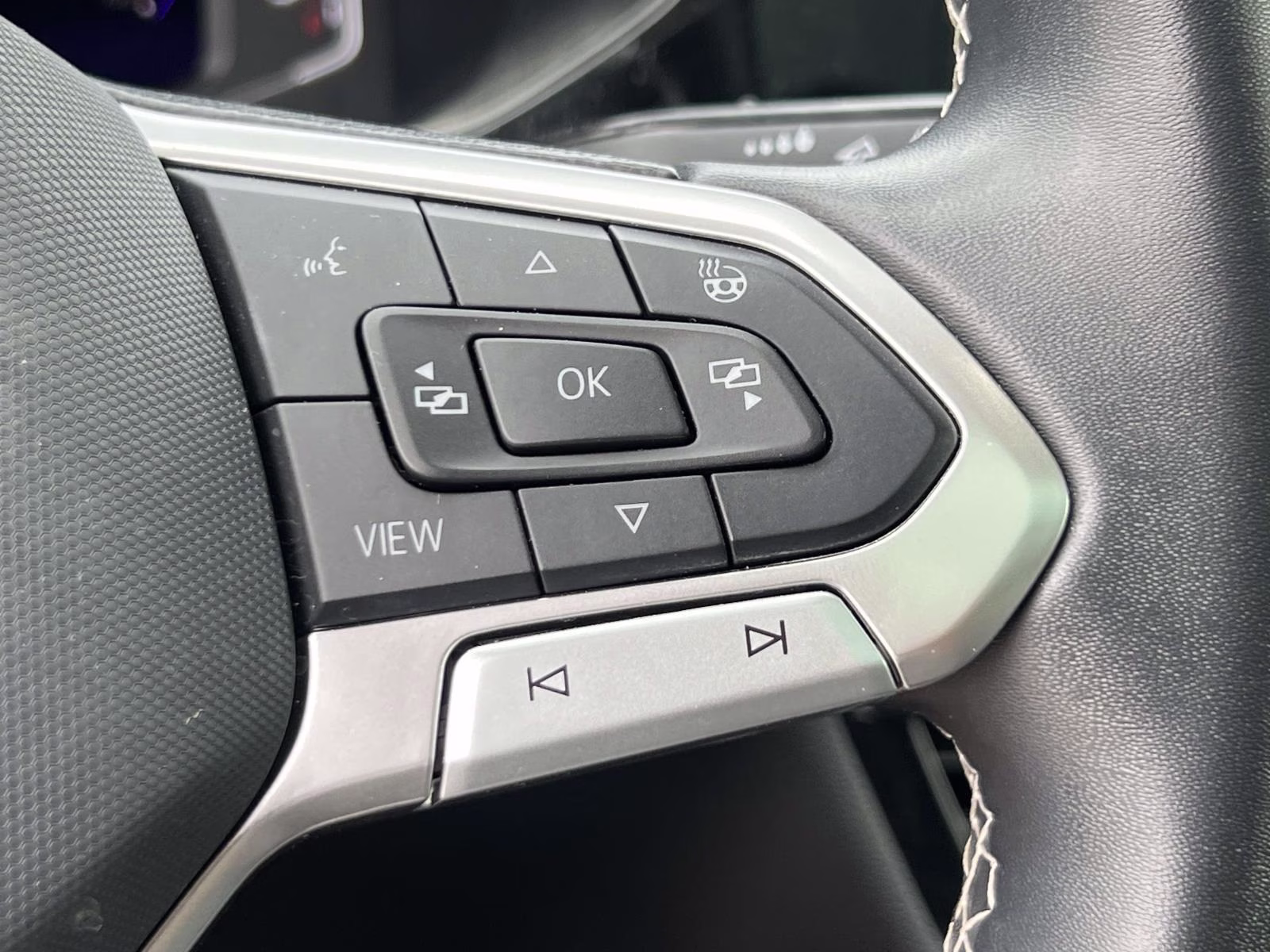 2023 Volkswagen Taos 1.5T SEL AWD SUV