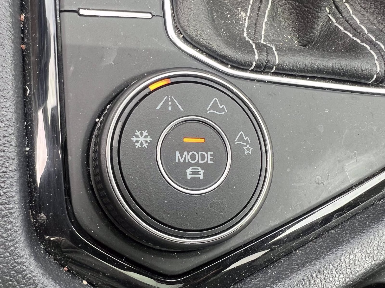 2023 Volkswagen Taos 1.5T SEL AWD SUV