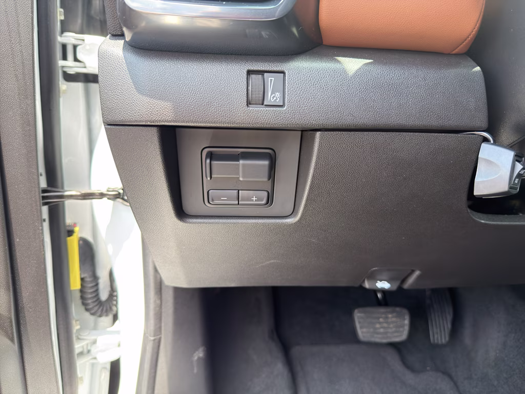 2025 Summit White GMC Canyon 4WD AT4 4X4 Truck