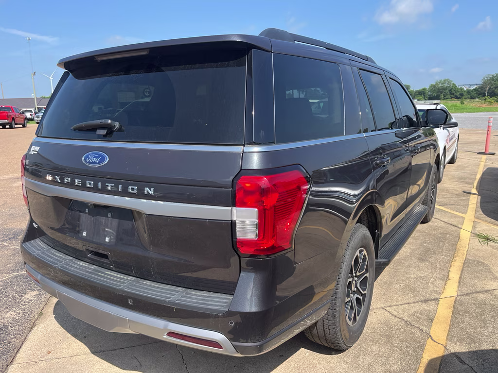 2024 Dark Matter Gray Metallic Ford Expedition XLT RWD SUV