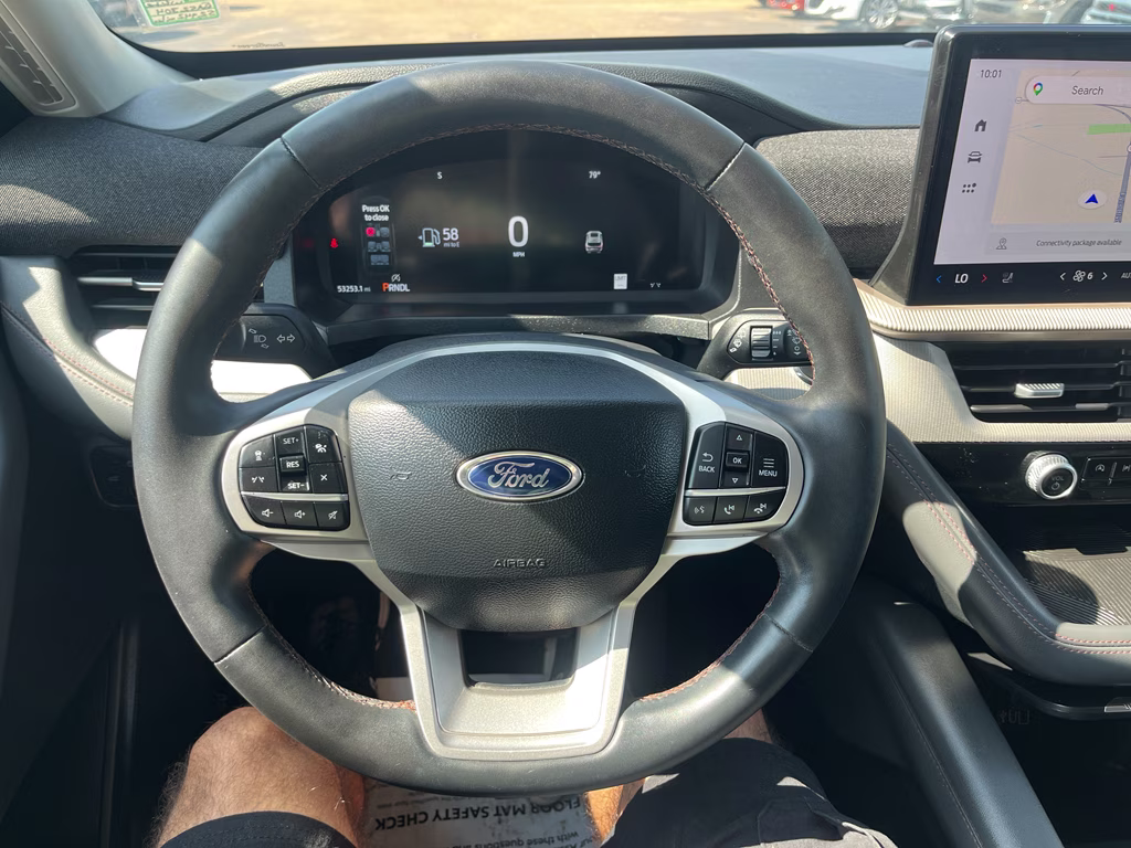 2025 Star White Metallic Tri-Coat Ford Explorer Active RWD SUV